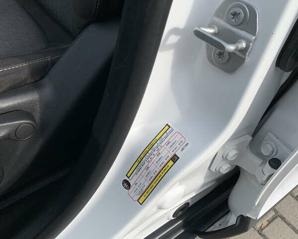 Белый Джип Чероки, объемом двигателя 2.36 л и пробегом 135 тыс. км за 12600 $, фото 13 на Automoto.ua