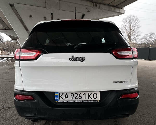 Белый Джип Чероки, объемом двигателя 2.4 л и пробегом 192 тыс. км за 12000 $, фото 2 на Automoto.ua