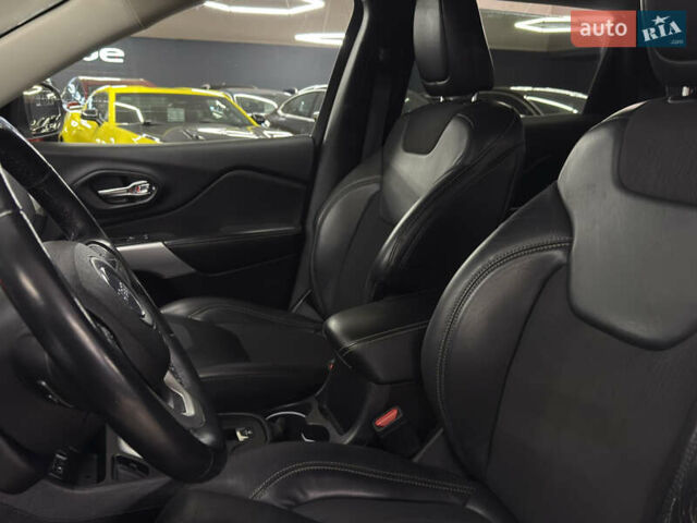 Белый Джип Чероки, объемом двигателя 2.36 л и пробегом 107 тыс. км за 12699 $, фото 16 на Automoto.ua