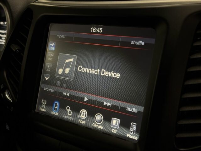 Джип Cherokee 2017 у Миколаєві на Automoto.ua Білий Джип Cherokee, об'ємом двигуна 2.4 л та пробігом 107 тис. км за 12999 $, фото 7 на Automoto.ua