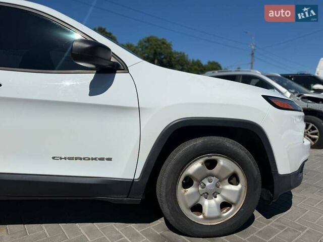 Белый Джип Чероки, объемом двигателя 2.4 л и пробегом 165 тыс. км за 8600 $, фото 4 на Automoto.ua