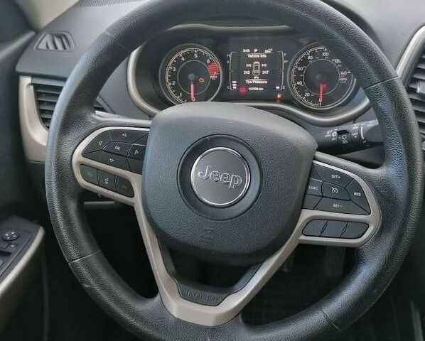 Белый Джип Чероки, объемом двигателя 0 л и пробегом 112 тыс. км за 7800 $, фото 9 на Automoto.ua