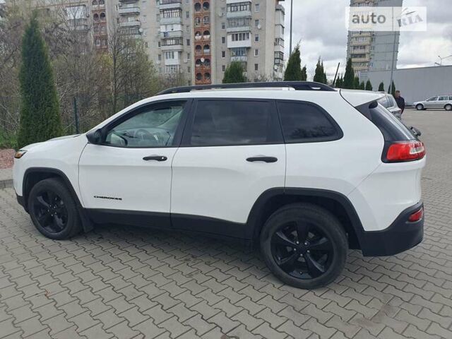 Білий Джип Cherokee, об'ємом двигуна 2.36 л та пробігом 115 тис. км за 14200 $, фото 5 на Automoto.ua