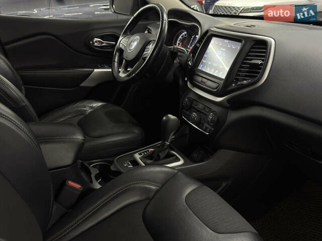 Белый Джип Чероки, объемом двигателя 2.36 л и пробегом 107 тыс. км за 12699 $, фото 19 на Automoto.ua