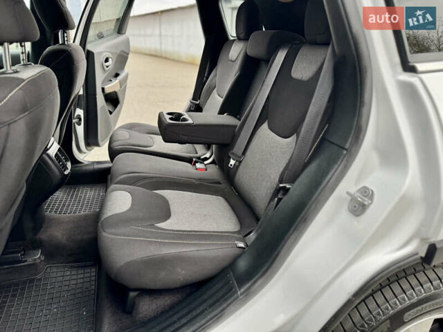 Белый Джип Чероки, объемом двигателя 2.36 л и пробегом 183 тыс. км за 11999 $, фото 19 на Automoto.ua