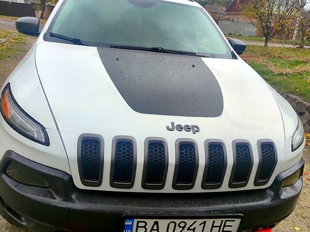 Джип Чероки 2017 в Кропивницком (Кировограде) на Automoto.ua Белый Джип Чероки, объемом двигателя 2.4 л и пробегом 217 тыс. км за 16500 $, фото 3 на Automoto.ua