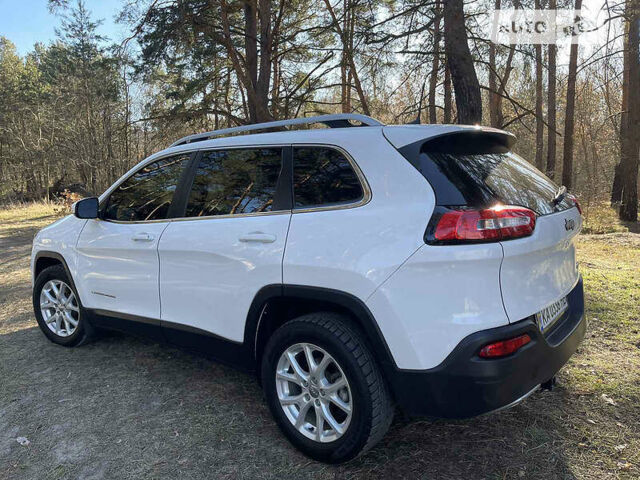 Білий Джип Cherokee, об'ємом двигуна 2.4 л та пробігом 71 тис. км за 14900 $, фото 1 на Automoto.ua