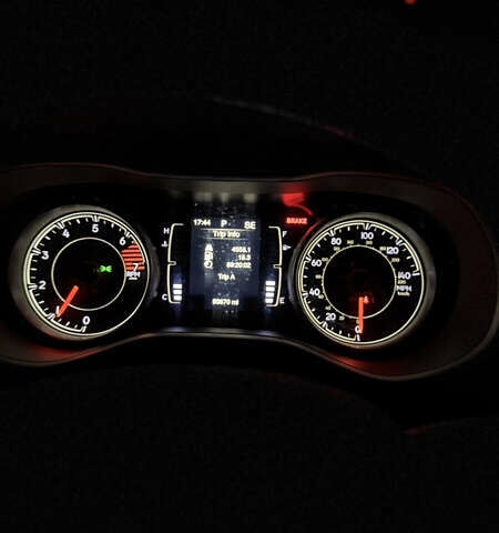 Белый Джип Чероки, объемом двигателя 2.36 л и пробегом 149 тыс. км за 14000 $, фото 24 на Automoto.ua