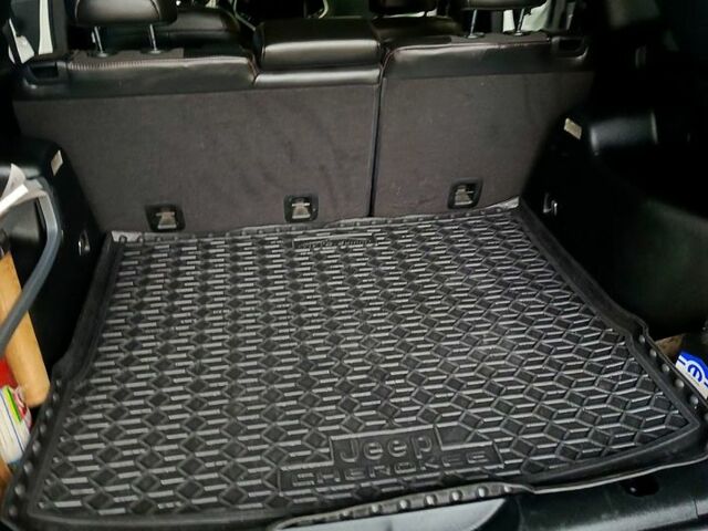 Джип Чероки 2017 в Кропивницком (Кировограде) на Automoto.ua Белый Джип Чероки, объемом двигателя 2.4 л и пробегом 217 тыс. км за 16500 $, фото 10 на Automoto.ua