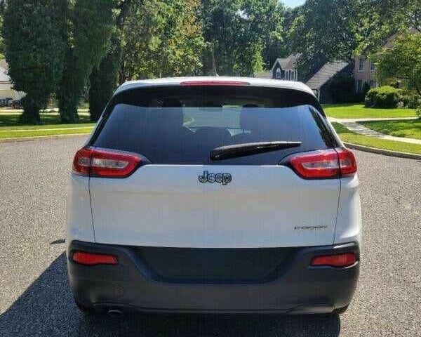 Білий Джип Cherokee, об'ємом двигуна 2.4 л та пробігом 72 тис. км за 2200 $, фото 3 на Automoto.ua