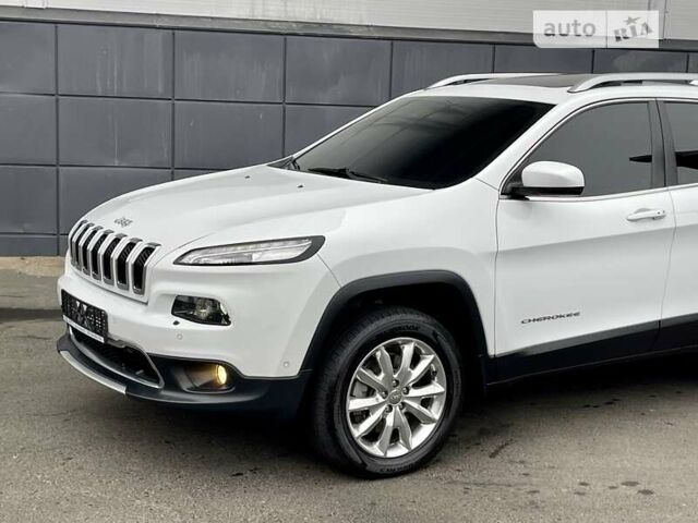 Білий Джип Cherokee, об'ємом двигуна 2.18 л та пробігом 157 тис. км за 19200 $, фото 18 на Automoto.ua