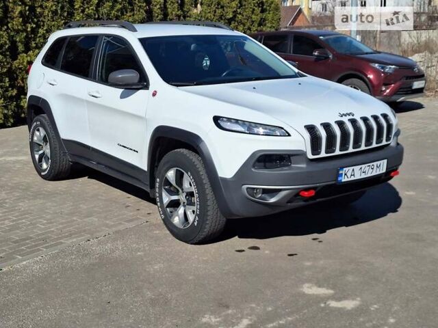 Білий Джип Cherokee, об'ємом двигуна 2.36 л та пробігом 119 тис. км за 17900 $, фото 1 на Automoto.ua