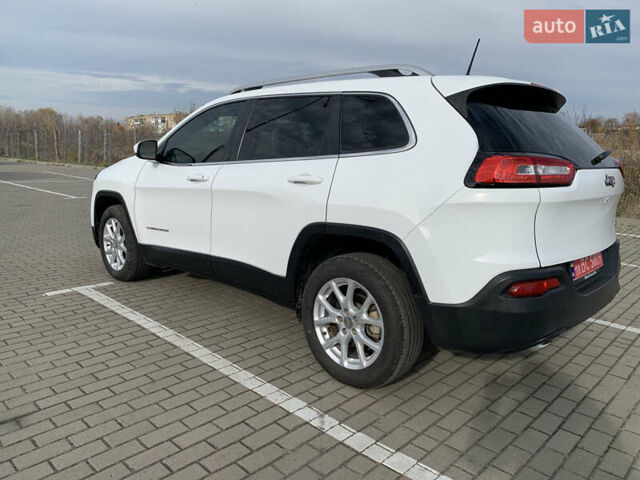 Белый Джип Чероки, объемом двигателя 2.36 л и пробегом 135 тыс. км за 12600 $, фото 3 на Automoto.ua