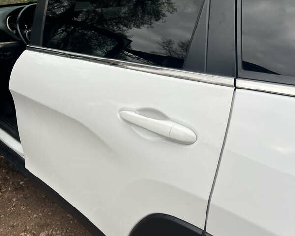 Белый Джип Чероки, объемом двигателя 3.2 л и пробегом 113 тыс. км за 15200 $, фото 19 на Automoto.ua