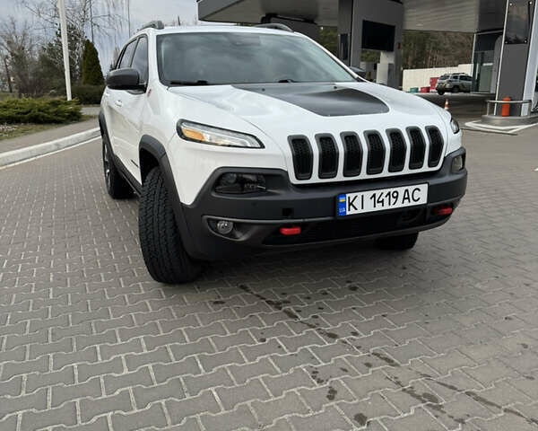 Белый Джип Чероки, объемом двигателя 2.4 л и пробегом 85 тыс. км за 15500 $, фото 3 на Automoto.ua