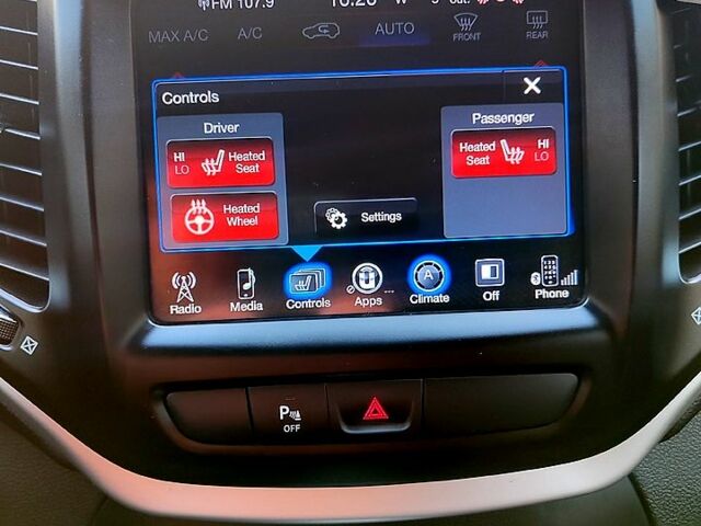 Джип Чероки 2017 в Кропивницком (Кировограде) на Automoto.ua Белый Джип Чероки, объемом двигателя 2.4 л и пробегом 217 тыс. км за 16500 $, фото 6 на Automoto.ua