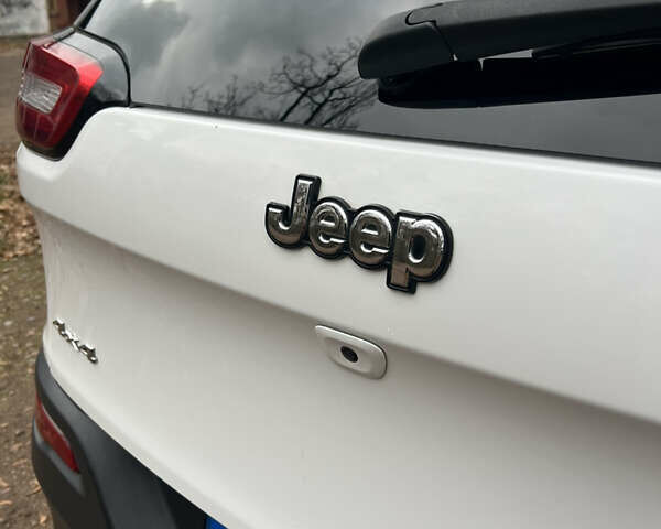 Белый Джип Чероки, объемом двигателя 3.2 л и пробегом 113 тыс. км за 15200 $, фото 23 на Automoto.ua