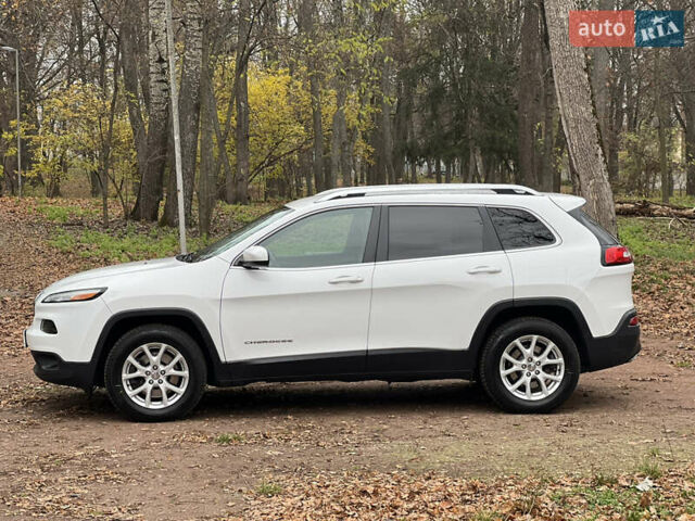 Белый Джип Чероки, объемом двигателя 3.2 л и пробегом 113 тыс. км за 15200 $, фото 1 на Automoto.ua