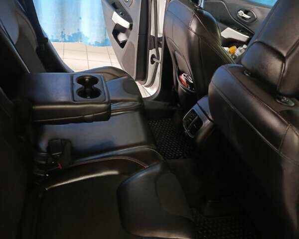 Джип Чероки 2017 в Кропивницком (Кировограде) на Automoto.ua Белый Джип Чероки, объемом двигателя 2.36 л и пробегом 217 тыс. км за 16500 $, фото 8 на Automoto.ua