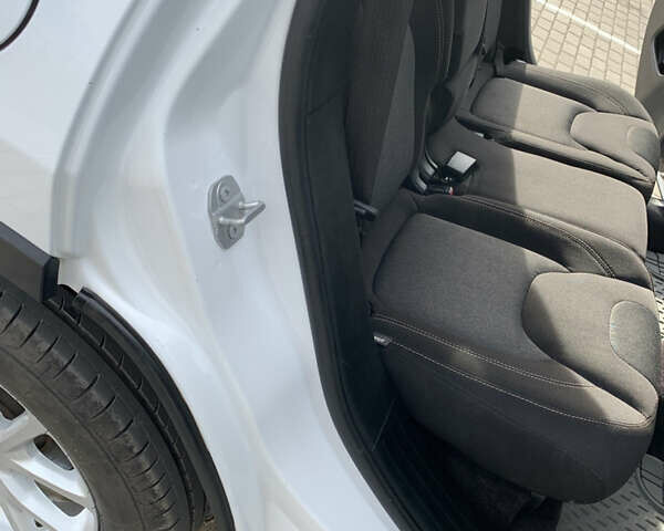 Белый Джип Чероки, объемом двигателя 2.36 л и пробегом 135 тыс. км за 12600 $, фото 18 на Automoto.ua