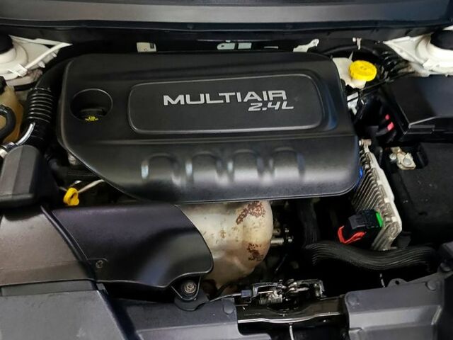 Джип Чероки 2017 в Кропивницком (Кировограде) на Automoto.ua Белый Джип Чероки, объемом двигателя 2.4 л и пробегом 217 тыс. км за 16500 $, фото 8 на Automoto.ua