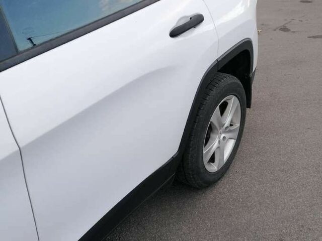 Белый Джип Чероки, объемом двигателя 0 л и пробегом 112 тыс. км за 7800 $, фото 5 на Automoto.ua