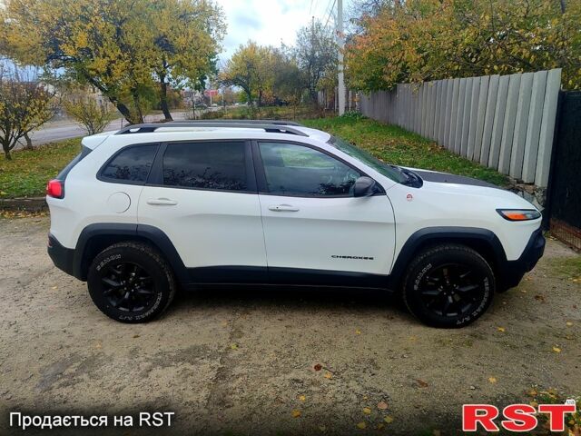 Джип Чероки 2017 в Кропивницком (Кировограде) на Automoto.ua Белый Джип Чероки, объемом двигателя 2.4 л и пробегом 217 тыс. км за 16500 $, фото 4 на Automoto.ua