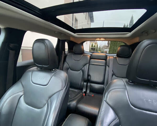 Белый Джип Чероки, объемом двигателя 2.36 л и пробегом 80 тыс. км за 16700 $, фото 8 на Automoto.ua