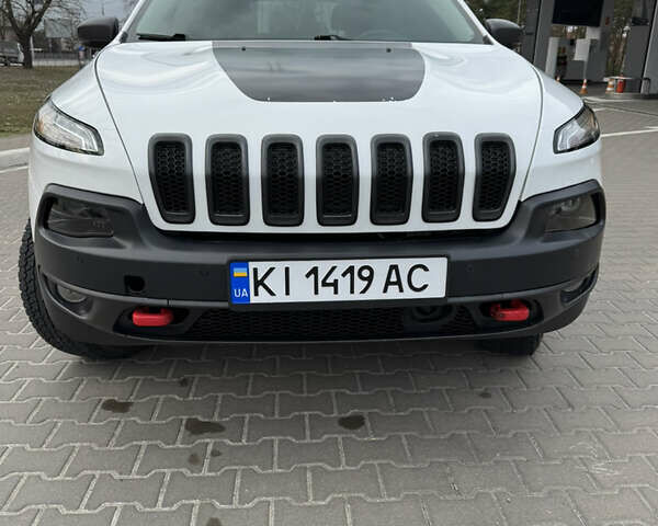 Белый Джип Чероки, объемом двигателя 2.4 л и пробегом 85 тыс. км за 15500 $, фото 5 на Automoto.ua
