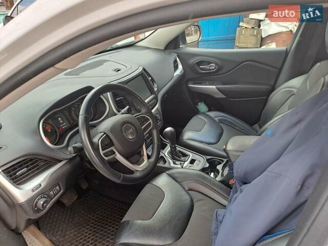 Белый Джип Чероки, объемом двигателя 2.36 л и пробегом 106 тыс. км за 16500 $, фото 15 на Automoto.ua