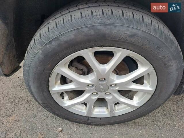 Белый Джип Чероки, объемом двигателя 2.36 л и пробегом 106 тыс. км за 16500 $, фото 9 на Automoto.ua