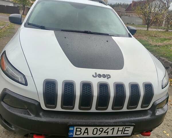 Джип Чероки 2017 в Кропивницком (Кировограде) на Automoto.ua Белый Джип Чероки, объемом двигателя 2.36 л и пробегом 217 тыс. км за 16500 $, фото 6 на Automoto.ua