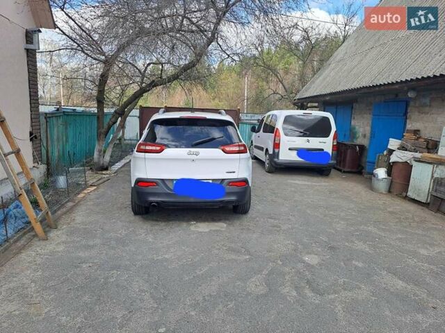 Белый Джип Чероки, объемом двигателя 2.36 л и пробегом 106 тыс. км за 16500 $, фото 16 на Automoto.ua