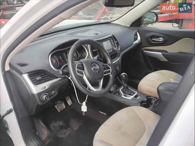 Білий Джип Cherokee, об'ємом двигуна 2.4 л та пробігом 180 тис. км за 6900 $, фото 12 на Automoto.ua