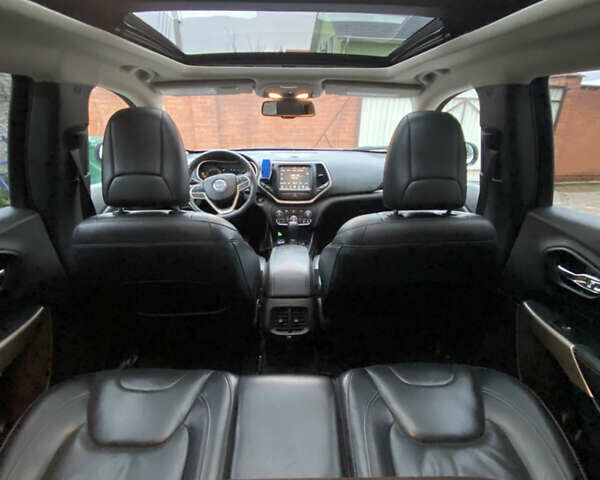 Білий Джип Cherokee, об'ємом двигуна 2.36 л та пробігом 80 тис. км за 16700 $, фото 4 на Automoto.ua