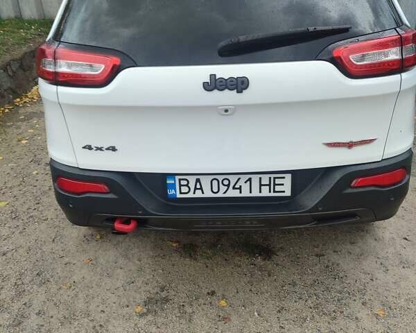 Джип Чероки 2017 в Кропивницком (Кировограде) на Automoto.ua Белый Джип Чероки, объемом двигателя 2.36 л и пробегом 217 тыс. км за 16500 $, фото 9 на Automoto.ua
