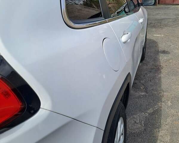 Белый Джип Чероки, объемом двигателя 2.36 л и пробегом 106 тыс. км за 16500 $, фото 2 на Automoto.ua