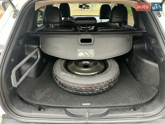 Белый Джип Чероки, объемом двигателя 3.2 л и пробегом 113 тыс. км за 15200 $, фото 24 на Automoto.ua