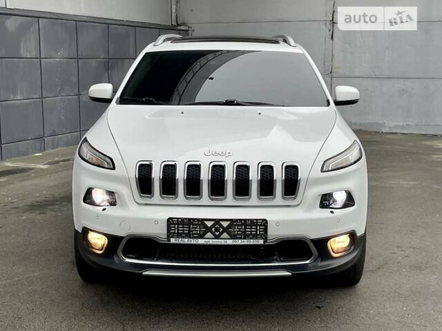 Білий Джип Cherokee, об'ємом двигуна 2.18 л та пробігом 157 тис. км за 19200 $, фото 1 на Automoto.ua