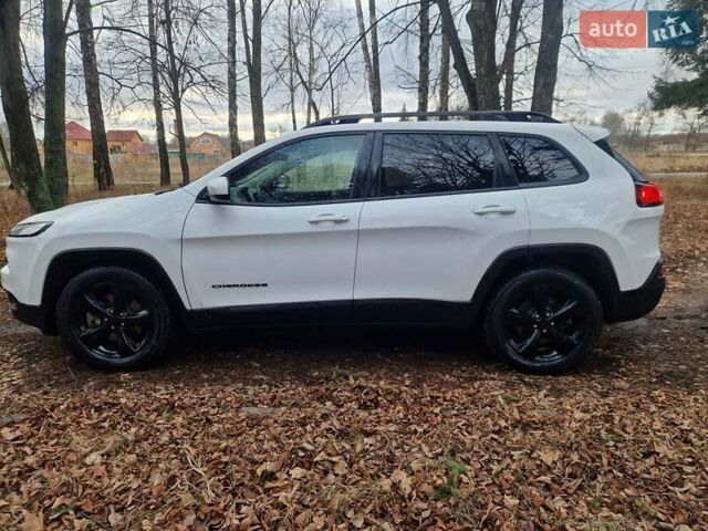 Білий Джип Cherokee, об'ємом двигуна 3.24 л та пробігом 71 тис. км за 13700 $, фото 14 на Automoto.ua
