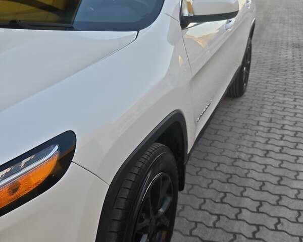 Білий Джип Cherokee, об'ємом двигуна 3.24 л та пробігом 131 тис. км за 13200 $, фото 6 на Automoto.ua