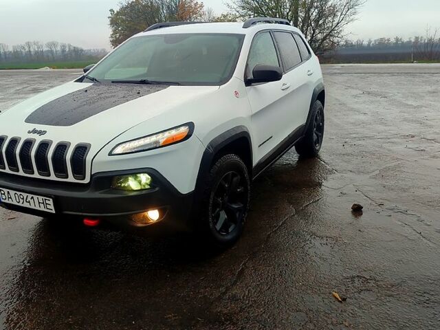 Джип Чероки 2017 в Кропивницком (Кировограде) на Automoto.ua Белый Джип Чероки, объемом двигателя 2.4 л и пробегом 217 тыс. км за 16500 $, фото 2 на Automoto.ua