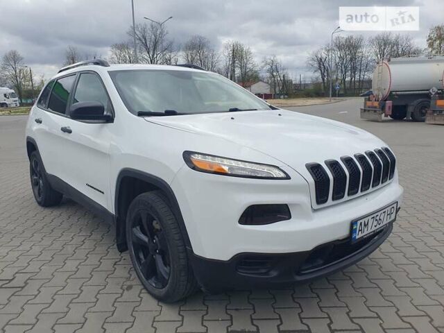Білий Джип Cherokee, об'ємом двигуна 2.36 л та пробігом 115 тис. км за 14200 $, фото 33 на Automoto.ua