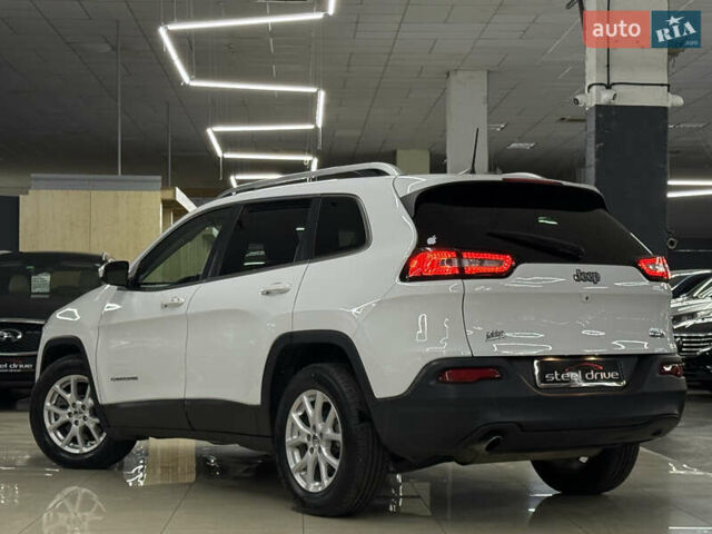 Джип Cherokee 2017 у Миколаєві на Automoto.ua Білий Джип Cherokee, об'ємом двигуна 2.36 л та пробігом 107 тис. км за 12999 $, фото 11 на Automoto.ua