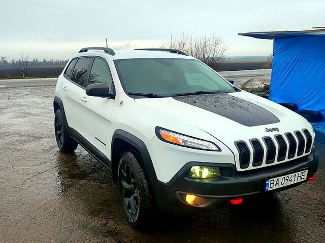 Джип Чероки 2017 в Кропивницком (Кировограде) на Automoto.ua Белый Джип Чероки, объемом двигателя 2.4 л и пробегом 217 тыс. км за 16500 $, фото 1 на Automoto.ua