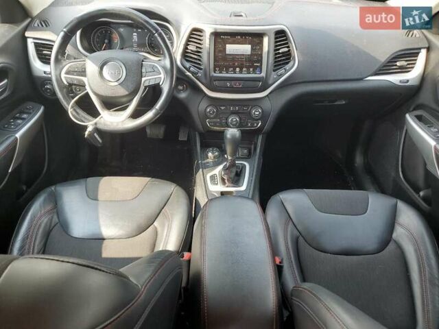 Білий Джип Cherokee, об'ємом двигуна 3.24 л та пробігом 142 тис. км за 2600 $, фото 7 на Automoto.ua