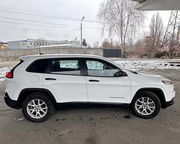 Белый Джип Чероки, объемом двигателя 2.4 л и пробегом 192 тыс. км за 12000 $, фото 5 на Automoto.ua