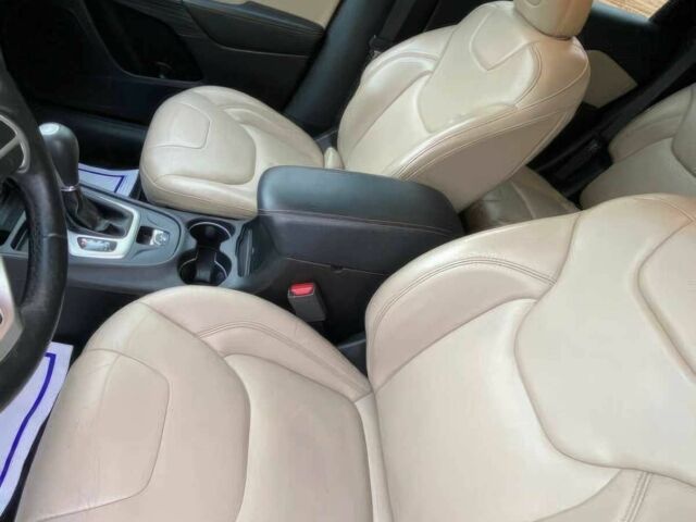 Джип Cherokee 2017 у Житомирі на Automoto.ua Білий Джип Cherokee, об'ємом двигуна 2.4 л та пробігом 62 тис. км за 3400 $, фото 8 на Automoto.ua