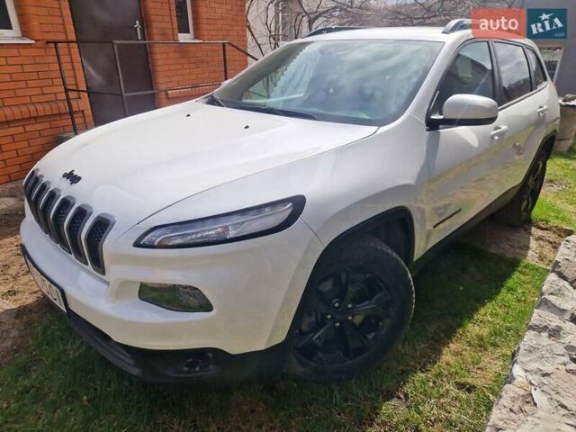Білий Джип Cherokee, об'ємом двигуна 3.24 л та пробігом 71 тис. км за 13700 $, фото 6 на Automoto.ua