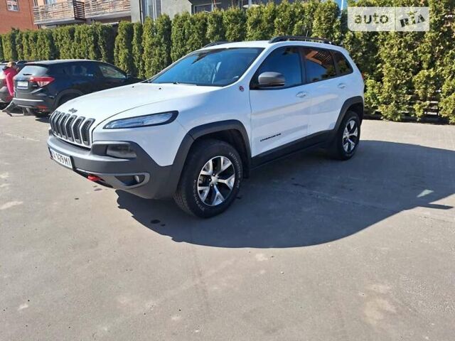 Білий Джип Cherokee, об'ємом двигуна 2.36 л та пробігом 119 тис. км за 17900 $, фото 7 на Automoto.ua